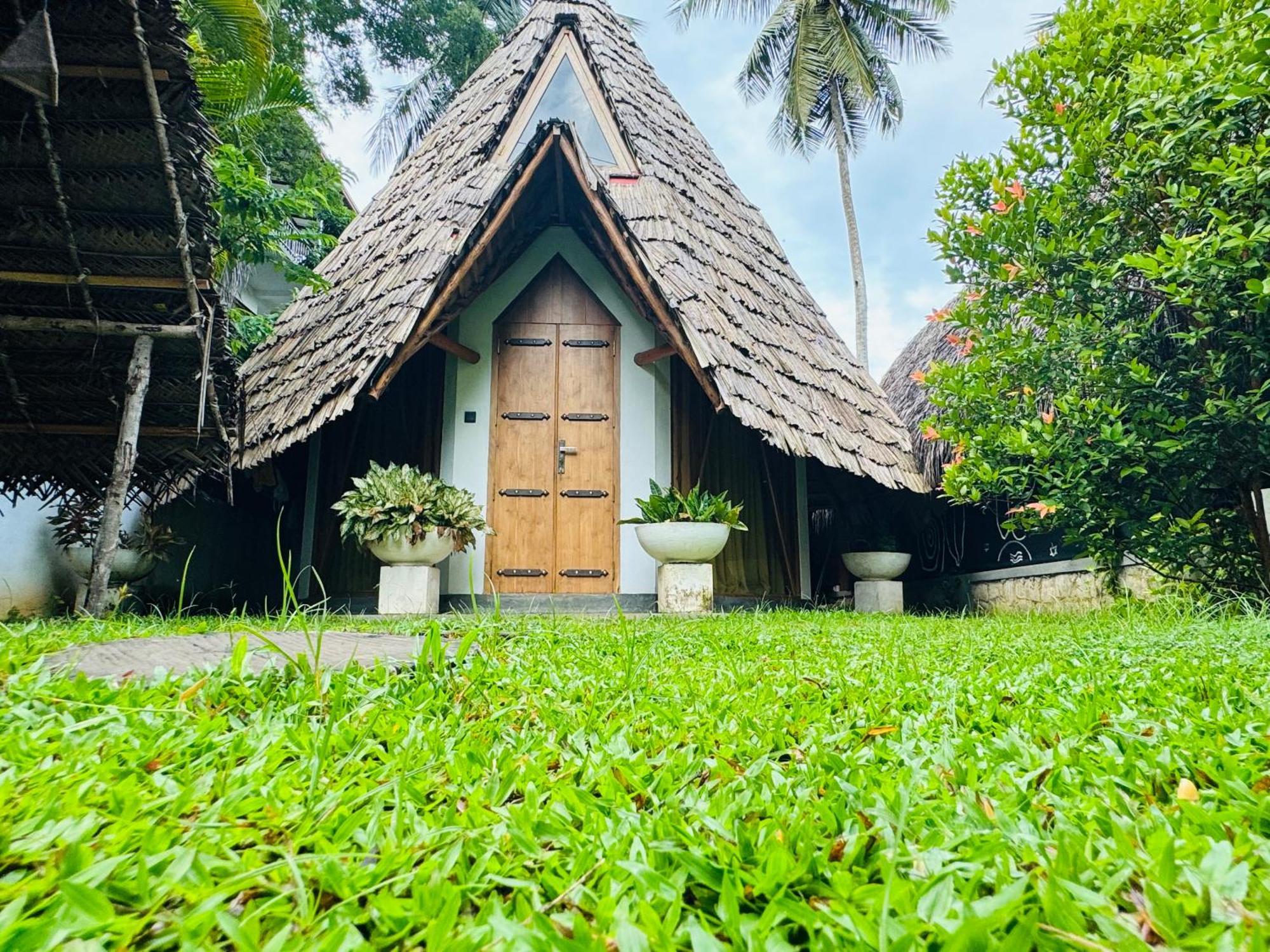 Turtle Wood Cabin Tangalle Exterior foto